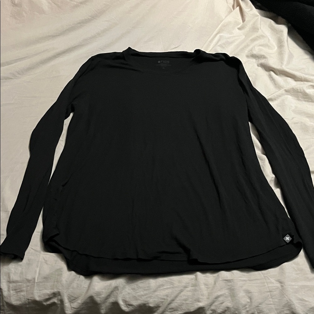 Figs Women's Classic Black Long Sleeve Tee